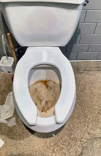 https://blockeddrainsmelville.com.au/uploads/2025/07/blocked-toilet-27776.jpg