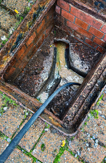 https://blockeddrainsmelville.com.au/uploads/2025/07/hero-blocked-sewers-67191.jpg